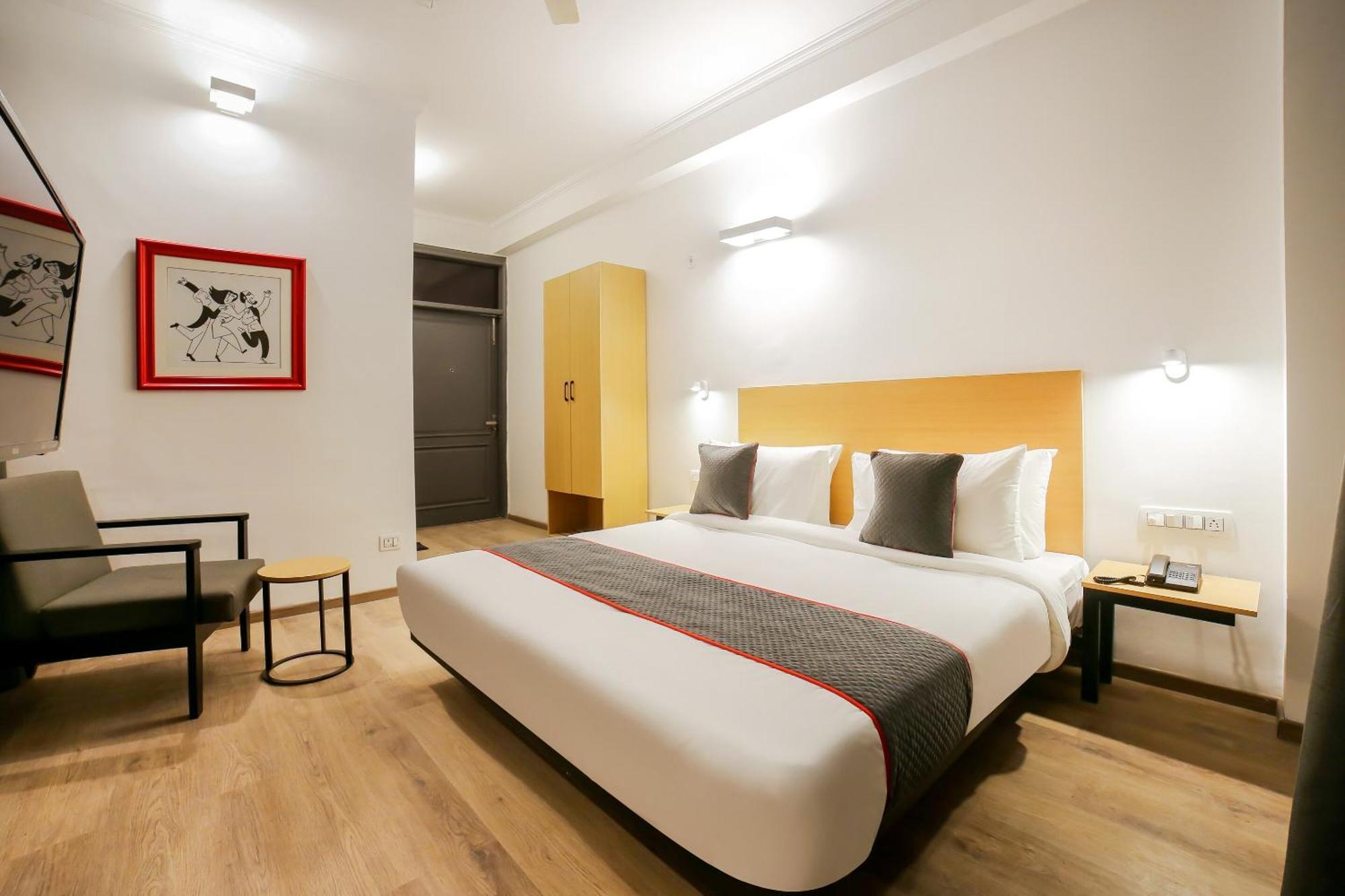 Townhouse 330 Dlf Phase-2 Near Leisure Valley Park Gurgaon Exterior foto