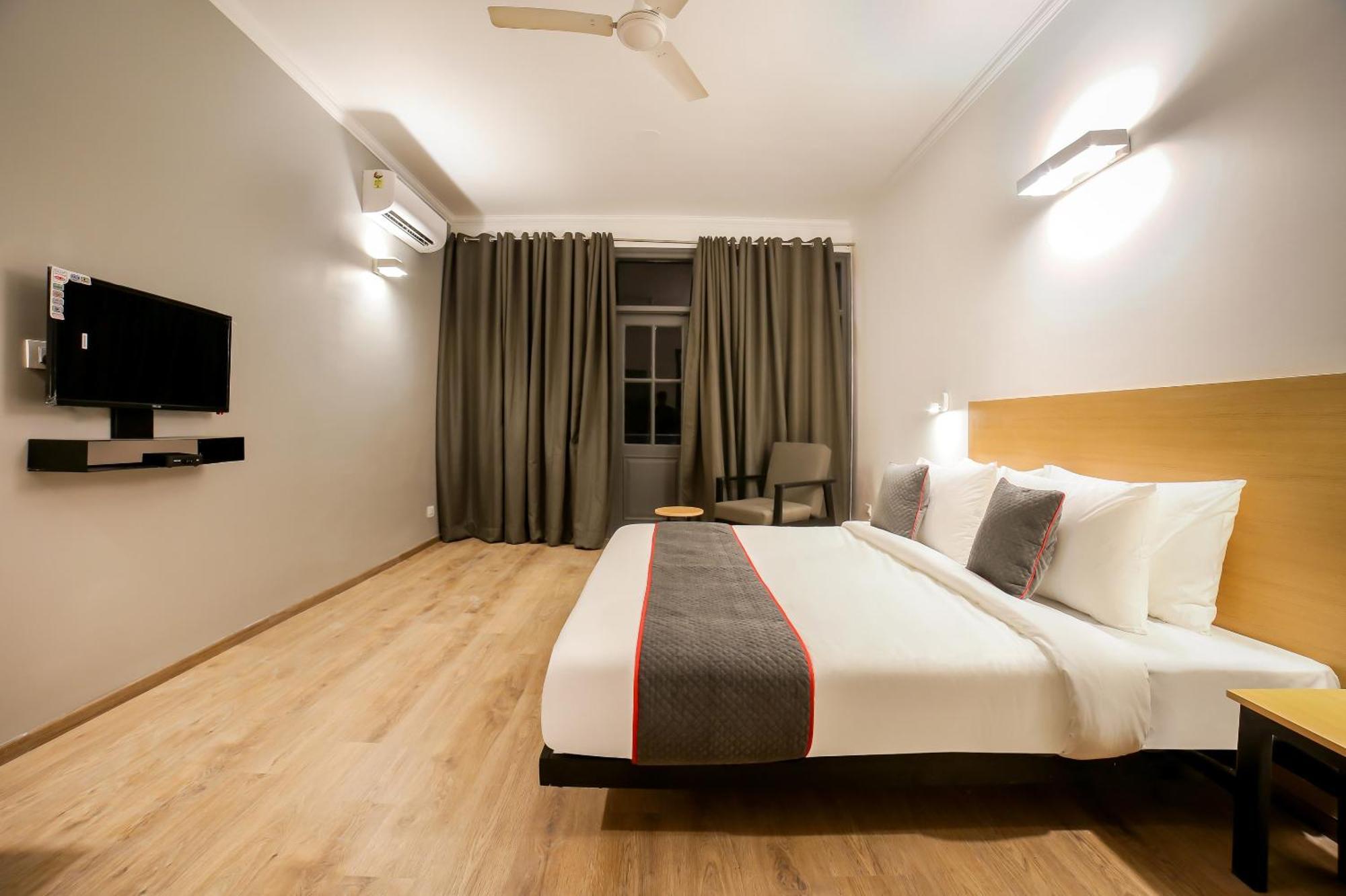 Townhouse 330 Dlf Phase-2 Near Leisure Valley Park Gurgaon Exterior foto
