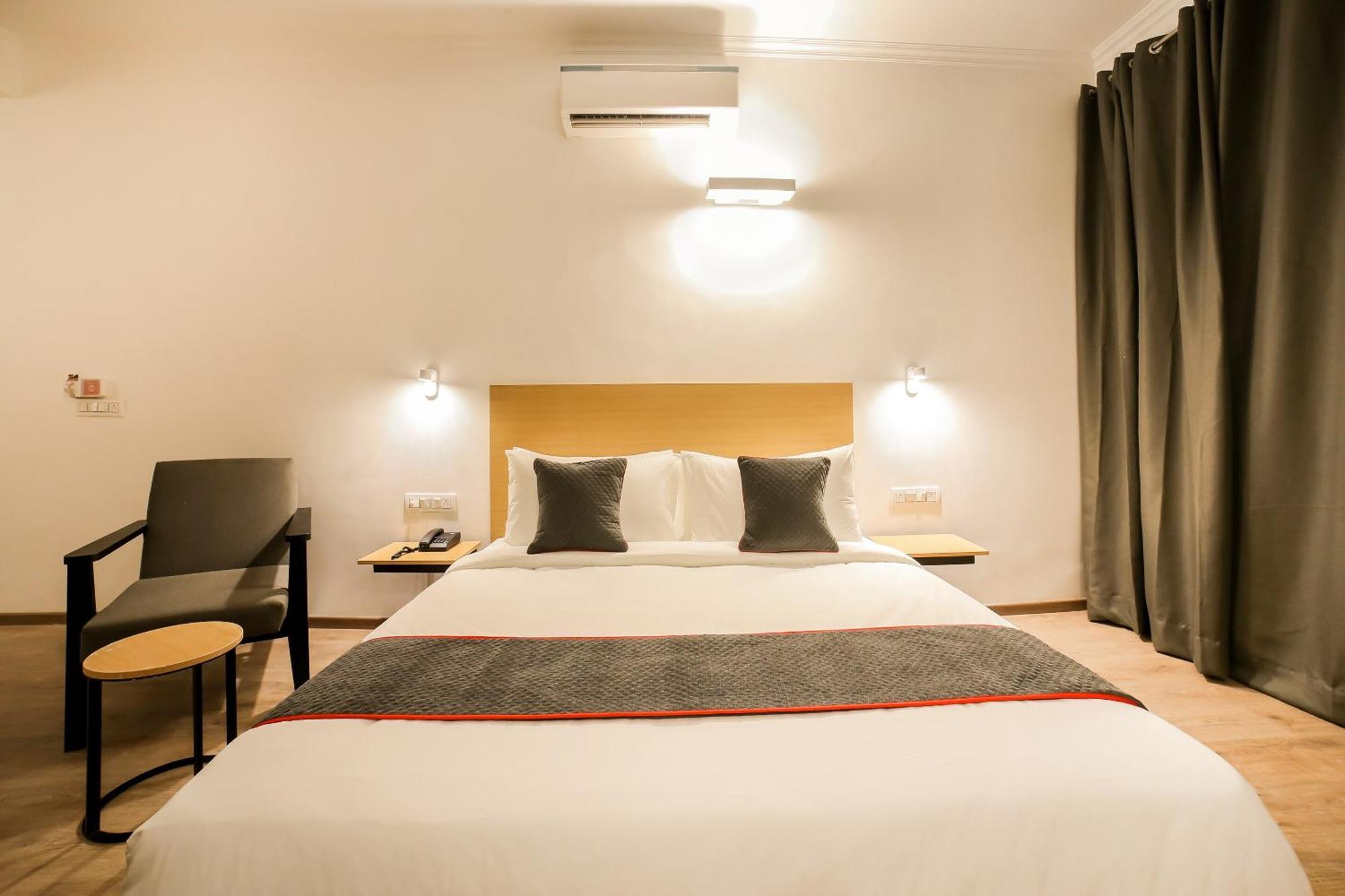 Townhouse 330 Dlf Phase-2 Near Leisure Valley Park Gurgaon Exterior foto